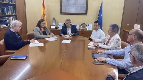 Urrea se re&uacute;ne con la alcaldesa de Calasparra y la comunidad de regantes del Argos (Foto CHS)