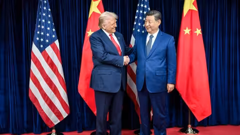 Donald Trump y Xi Jinping durante su encuentro en Corea del Sur (Foto La Casa Blanca)
