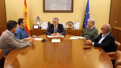 Urrea se re&uacute;ne con el alcalde de Vera y la comunidad de regantes del Bajo Almanzora (Foto CHS)