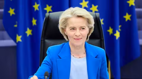 La presidenta de la Comisi&oacute;n Europea, Ursula Von der Leyen, hoy en Bruselas en la reuni&oacute;n del Colegio de Comisarios. (Foto: EC - Audiovisual Service. Lukasz Kobus. Aurore Martignoni. UE, 2025)