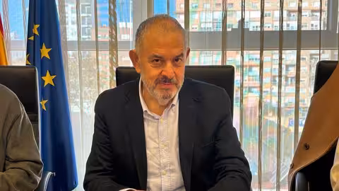 El presidente del Scrats, Lucas Jim&eacute;nez, previamente a su comparecencia ante la Comisi&oacute;n Especial de Estudio sobre la situaci&oacute;n del Trasvase Tajo-Segura tras las &uacute;ltimas medidas anunciadas por el Ministerio de Transici&oacute;n Ecol&oacute;gica (Foto Asamblea Regional)
