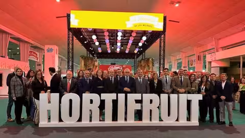 Autoridades y representantes agr&iacute;colas en la inaugiraci&oacute;n de Hortifruit 2025 (Foto Ayto Torre Pacheco)