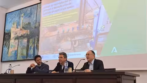Jornada de transferencia de resultados en el estudio del fertirriego en cultivos de fresa, frambuesa y ar&aacute;ndano durante la campa&ntilde;a 24/25 (Foto Ifapa)