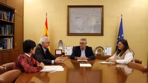 Reuni&oacute;n de Urrea y el alcalde de Torre Pacheco (Foto CHS)