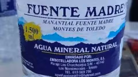 Botella de agua natural Fuente Madre (Foto @AESAN_gob_es)