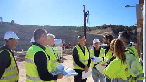 Urrea vistas las obras de recuperaci&oacute;n de La Muela (Foto CHS)