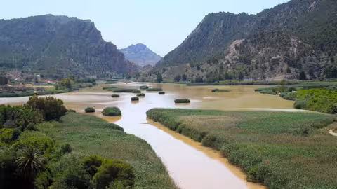 R&iacute;o Segura durante una crecida (Foto CHS)