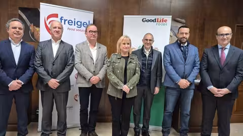 Visita a las instalaciones de Freigel Foodsolutions, en Roales del Pan y Valcabado (Foto Gobierno de Castilla y Le&oacute;n)