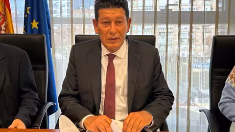 El presidente de la CRCC, Manuel Mart&iacute;nez Madrid, comparece en la Comisi&oacute;n del Trasvase Tajo-Segura (Foto Asamblea Regional)