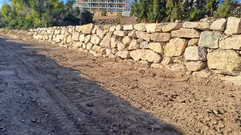 Obras de emergencia en la rambla de Matalentisco, en &Aacute;guilas (Foto CHS)