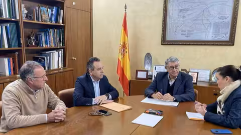 Urrea se re&uacute;ne con los alcaldes de Fortuna y Abanilla (Foto CHS)