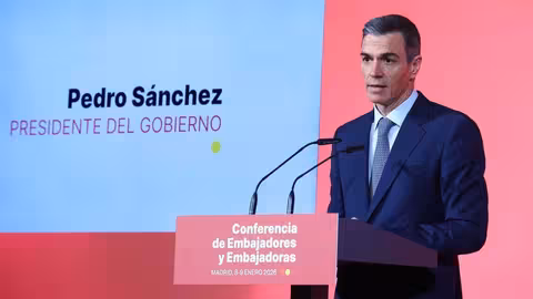 El presidente del Gobierno, Pedro S&aacute;nchez, interviene en la apertura de la Conferencia de Embajadores y Embajadoras. | Pool Moncloa/Fernando Calvo. Ministerio de Asuntos Exteriores, Uni&oacute;n Europea y Cooperaci&oacute;n, Madrid /