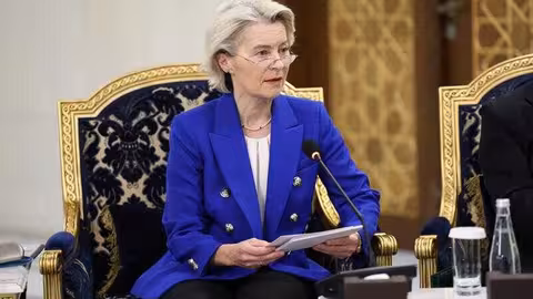 Von der Leyen en una declaraci&oacute;n con el presidente Costa y el presidente sirio al-Sharaa (Foto CE)