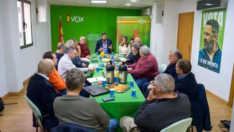 Reuni&oacute;n de Vox en el sector agrario y ganadero sobre la Ley del Mar Menor (Foto Daniel Sabiote/Vox)