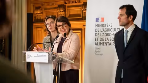 La ministra francesa de Agricultura, Annie Genevard, en un comparecencia de prensa (Foto Xavier Remongin/Gobierno franc&eacute;s)