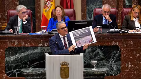 Jes&uacute;s Cano durante su intervenci&oacute;n en el Pleno de la Asamblea Regional (Foto PP)