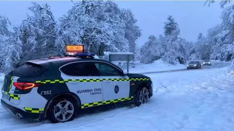Carretera nevada (Foto Guardia Civil) Archivo