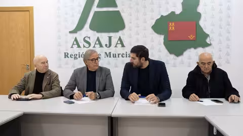 Reuni&oacute;n de Vox y Asaja Murcia sobre Mercosur (Foto Daniel Sabiote/Vox)