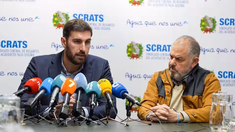 Jos&eacute; &Aacute;ngel Antelo (Vox) y el presidente del Scrats, Lucas Jim&eacute;nez (Foto Vox) Archivo