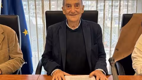 El expresidente de la CHS, Jos&eacute; Salvador Fuentes Zorita, previamente a su comparecencia ante la Comisi&oacute;n Especial de Estudio sobre la situaci&oacute;n del Trasvase Tajo-Segura tras las &uacute;ltimas medidas anunciadas por el Ministerio de Transici&oacute;n Ecol&oacute;gica (Foto Asamblea Regional)