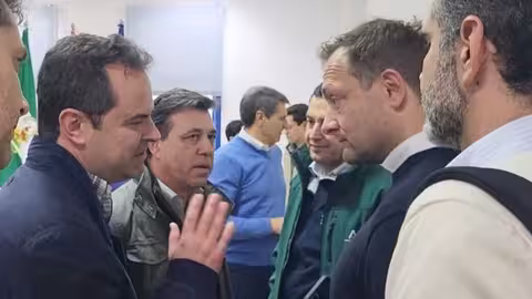 Juan Luis &Aacute;vila y Miguel P&eacute;rez con Comisario Agricultura, Juanma Moreno y consejero de Agricultura (Foto COAG Andaluc&iacute;a)