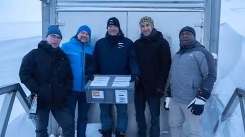 Dep&oacute;sito de semillas de olivo en la B&oacute;veda Global de Semillas de Svalbard, en Noruega (Foto Consejo Ole&iacute;cola Internacional)