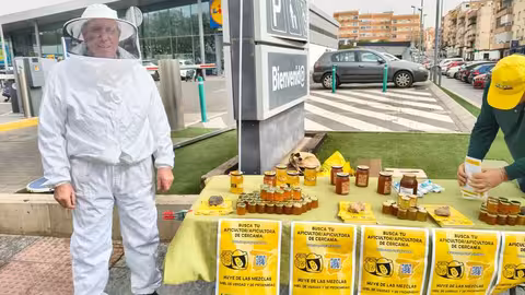 Acto de concienciaci&oacute;n sobre el consumo de miel de proximidad en Almer&iacute;a (Foto COAG Andaluc&iacute;a)