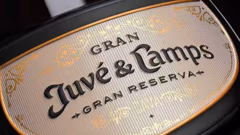 Etiqueta Gran Reserva (Foto Juv&eacute; & Camps)