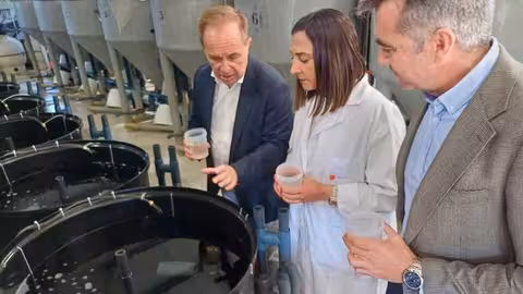 Rubira visita a las instalaciones acu&iacute;colas del Imida en San Pedro del Pinatar (Foto CARM)