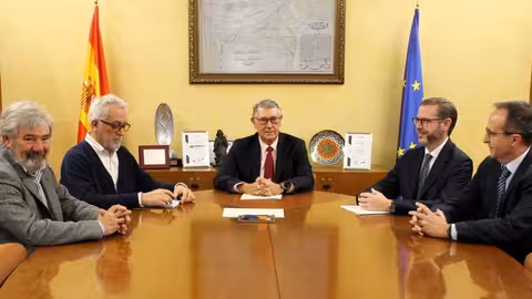 Reuni&oacute;n entre la Confederaci&oacute;n Hidrogr&aacute;fica del Segura y Repsol (Foto CHS)
