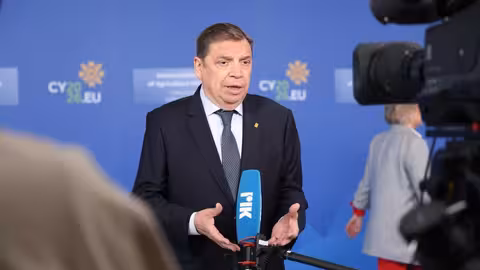 Luis Planas atiende a los medios en el Consejo informal de ministros de Agricultura y Pesca de la UE
Expandnext (Foto MAPA)
