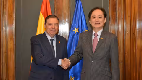 El ministro de Agricultura y el embajador Jap&oacute;n (Foto MAPA)
