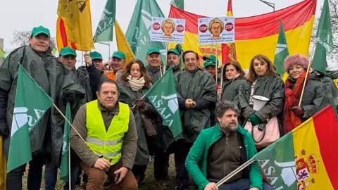 Participantes de Asaja en un protesta en la UE (Foto Asaja)