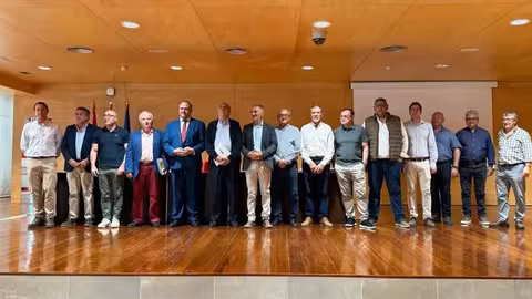 Mart&iacute;nez Liz&aacute;n en la Asamblea Constituyente de la Plataforma de Regantes del Alto Segura (Foto Gobierno de C-LM)