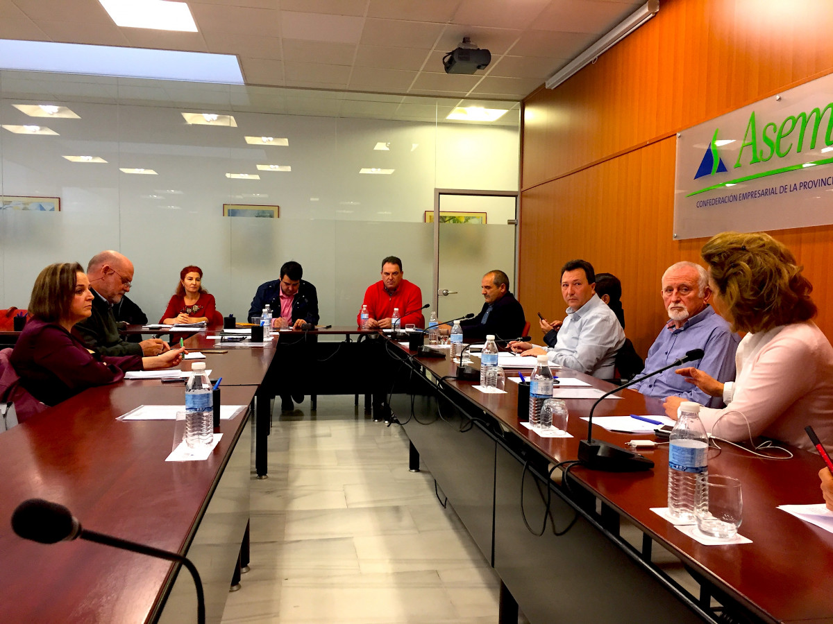 Reunión de la Mesa del Agua de Almería celebrada el pasado viernes en la sede de Asempal
