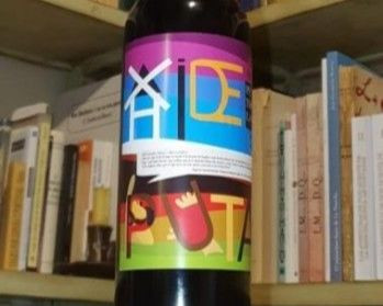 Etiqueta vino Hideputa (Foto Sociedad Cervantina Alcázar de San Juan)