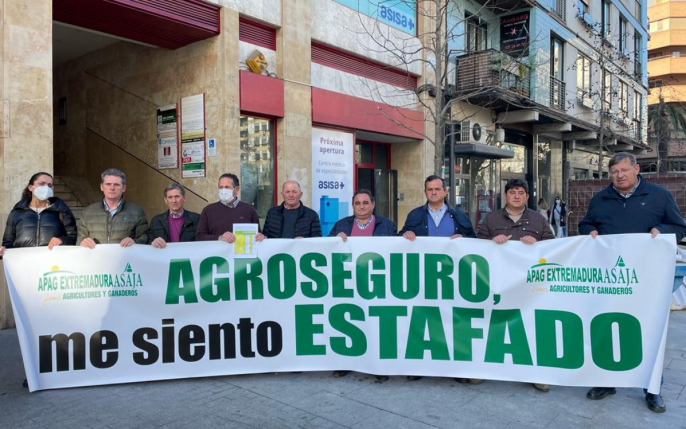 Protesta ante Agroseguro (Foto APAG Extremadura Asaja)