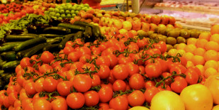 Frutas y verduras mostrador hortalizas plaza mercado (Foto MAPA)