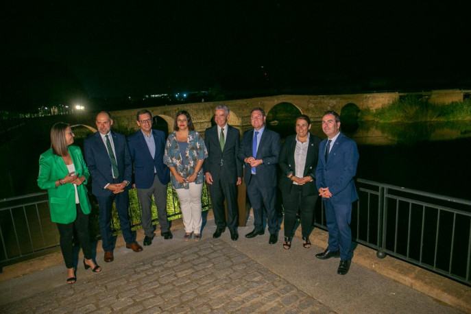 García Page nueva iluminación puente romano Talavera (Foto Gobierno CLM)