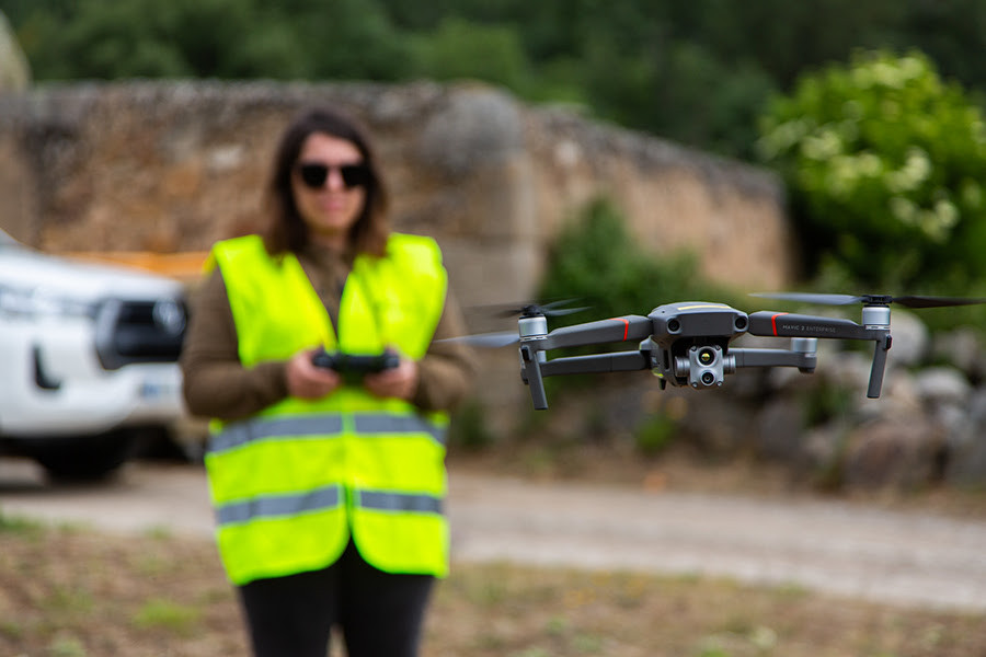Mujer rural curso pilotaje dron CyL (Foto Fademur)