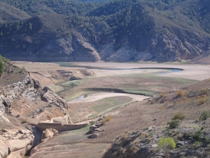 Pantano embalse Fuensanta seco sequía (Foto CHS)