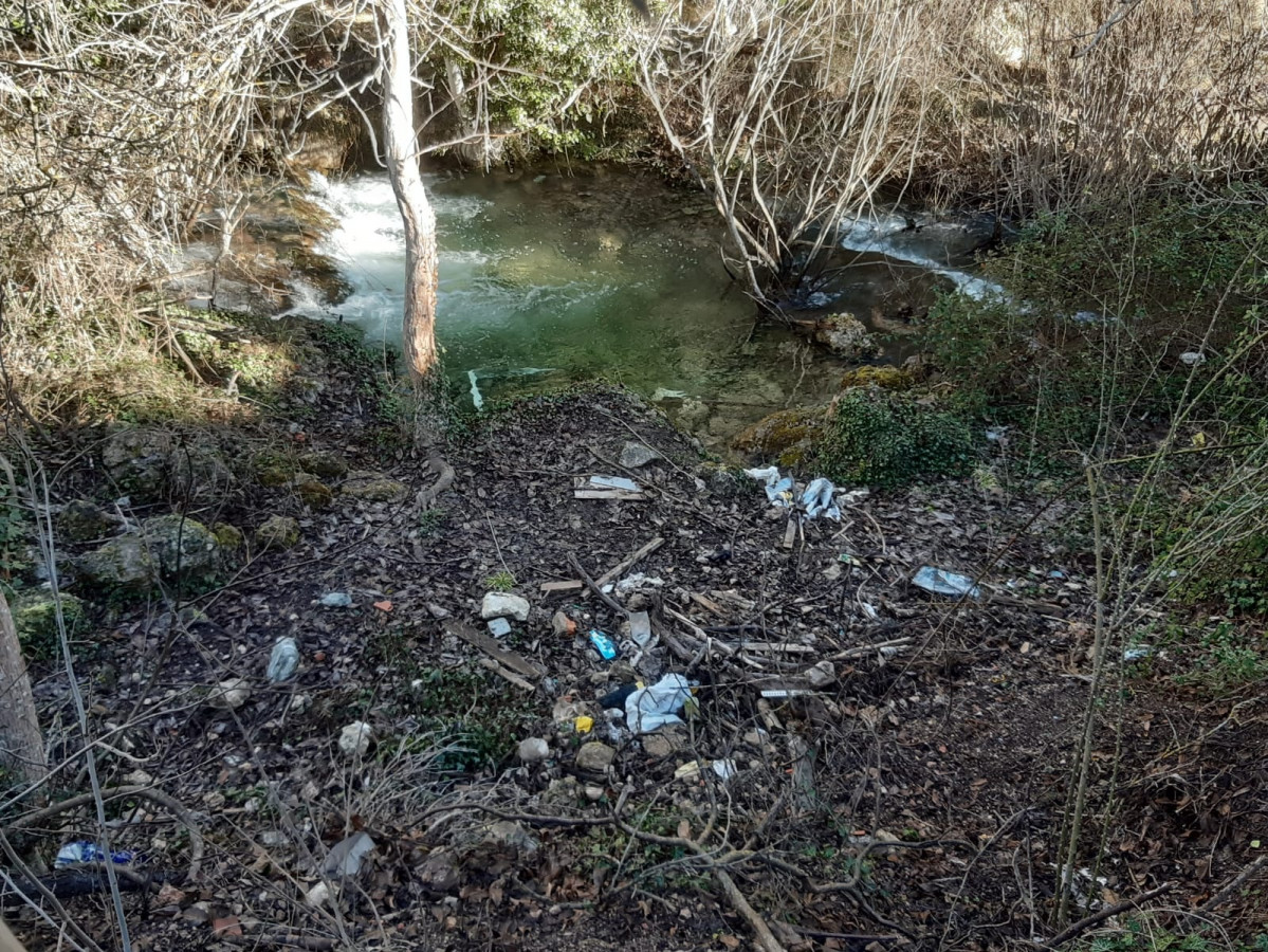 Limpieza basura RNF Arroyo de las Hoyas (Foto CHS)