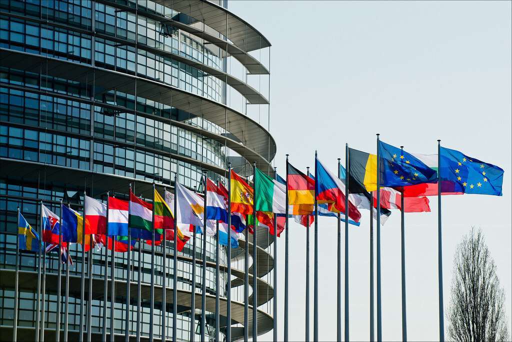 BanderasParlamentoEuropeoFotoeuroparleuropaeu