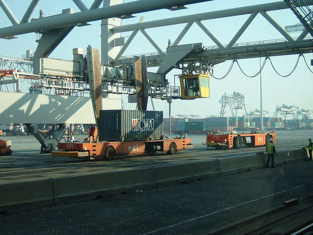 RotterdamEuropeContainerTerminalsterminalMaasvlakteownphoto2003CCBYQuistnix