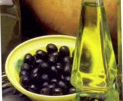 Aceitunas y aceite (Foto Mapama)