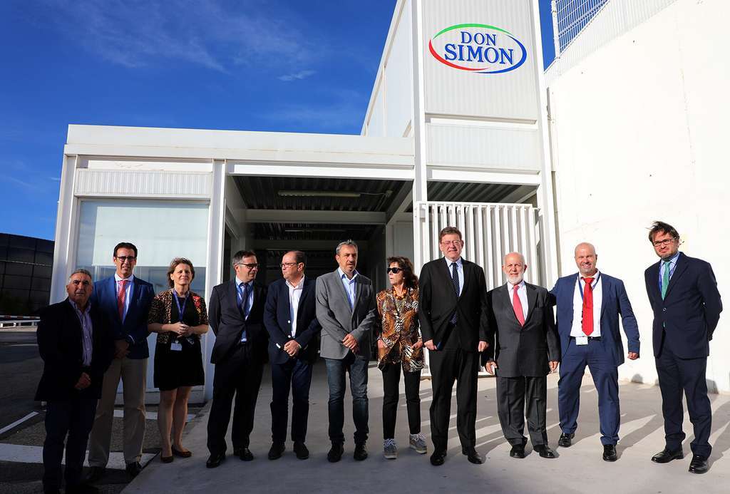 Puig visita fu00e1brica de horchata y gazpacho Don Simu00f3n en Segorbe (Foto Generalitat Valenciana)