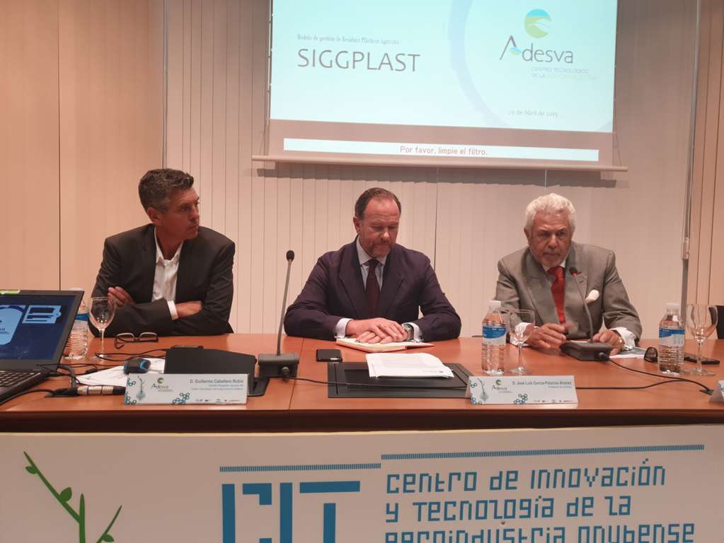 Presentaciu00f3n Siggplast modelo gestiu00f3n plu00e1stico (Foto Adesva)