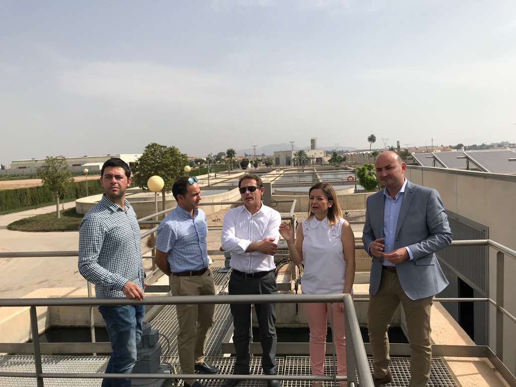 Alcalde de TP visita depuradora (Foto Ayto Torre Pacheco)