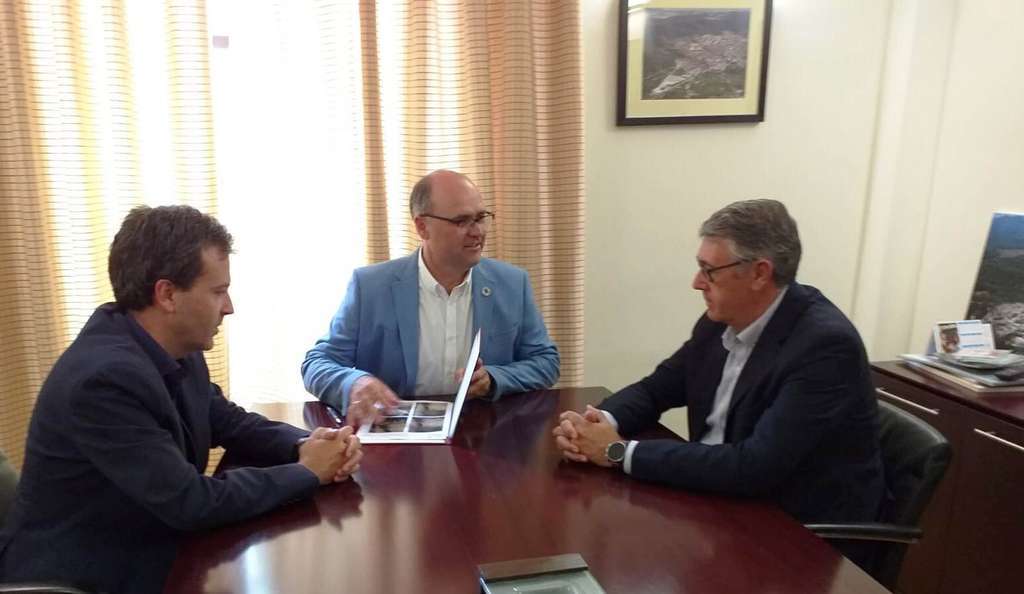 Urrea visita alcalde Pliego (Foto CHS)