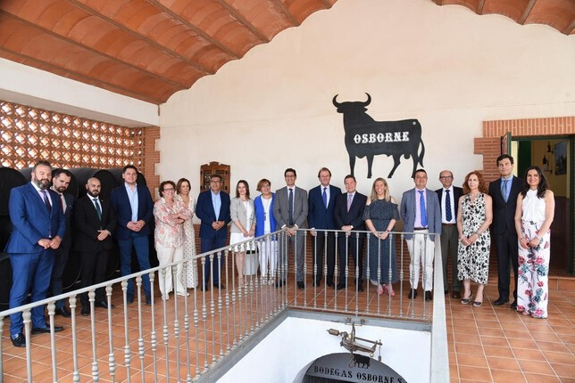 Visita a las Destileru00edas de Osborne y homenaje a Pepe Raya